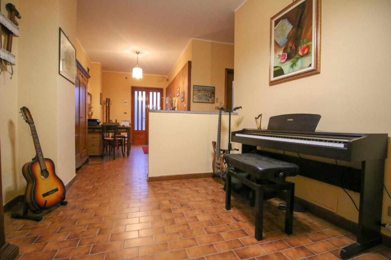 Bed and Breakfast Spighe Paglia E Girasole Кандия-Канавесе Экстерьер фото