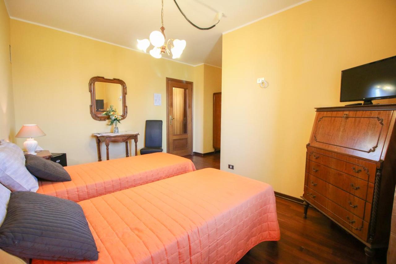 Bed and Breakfast Spighe Paglia E Girasole Кандия-Канавесе Экстерьер фото