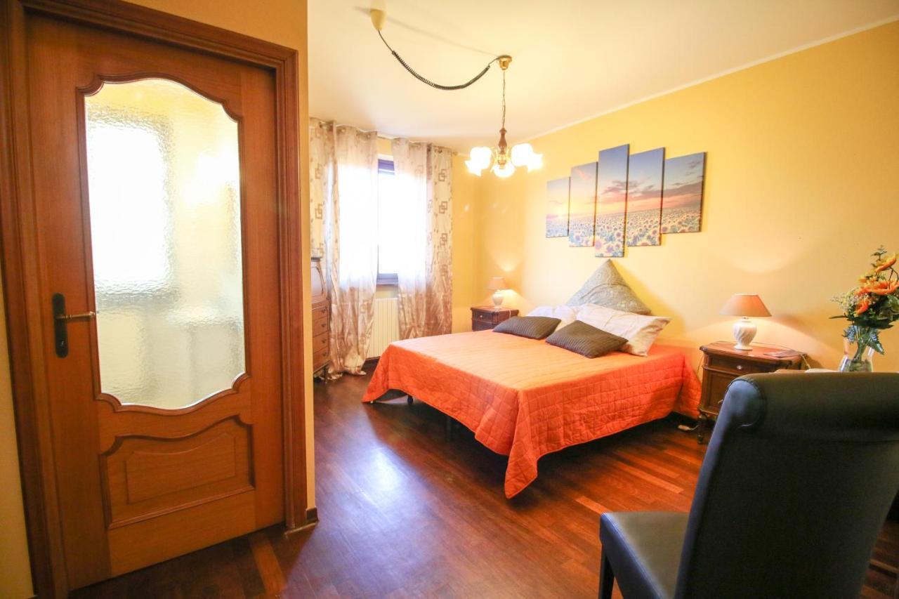 Bed and Breakfast Spighe Paglia E Girasole Кандия-Канавесе Экстерьер фото